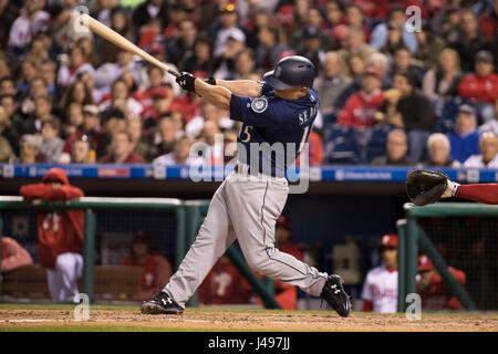 Philadelphia, Pennsylvania, USA. 9th May, 2017. Seattle Mariners third baseman Kyle Seager (15) hits the ball during the MLB game between the Seattle Mariners and Philadelphia Phillies at Citizens Bank Park in Philadelphia, Pennsylvania. Credit: csm/Alamy Live News Stock Photo