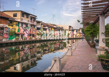 Colourful houses on the river bank in the old town of Melaka, Malaysia Stock Photo