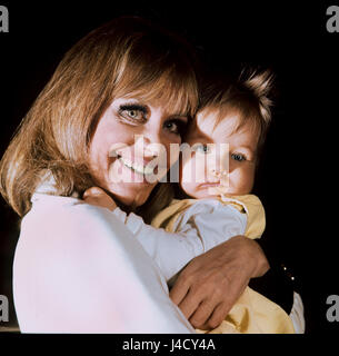 Hildegard Knef with her daughter, Christina in March 1969 in Beverly Hills (USA). Knef had her breakthrough in German film 'Sinner' in the 1950s. She was a successful actress, singer and writer. She was born on 28 December 1925 in Ulm (Germany) and died of a lung infection on 1 February 2002. | usage worldwide Stock Photo