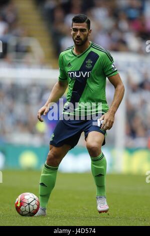 GRAZIANO PELLE SOUTHAMPTON FC SOUTHAMPTON FC ST JAMES PARK NEWCASTLE ENGLAND 09 August 2015 Stock Photo