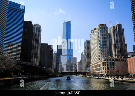 Chicago River with Trump Tower Chicago, Chicago, Illinois, USA, North America, Chicago River mit Trump Tower Chicago, Chicago, Illinois, USA, Nordamer Stock Photo