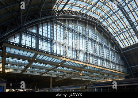 St Pancras Station, London. The trainshed, designed by William Barlow for the Midland Railway in the 1860s. Northern gable end.