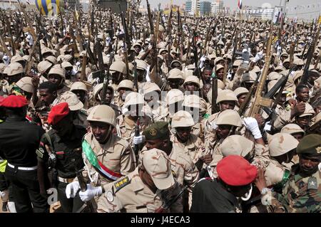 Khartoum, Sudan. 13th May, 2017. Sudan's Rapid Support Forces (RSF) gather during the inauguration in Khartoum, Sudan, May 13, 2017. Sudanese President Omar al-Bashir on Saturday directed Sudan's Rapid Support Forces (RSF) to confront tribal conflicts in Darfur region and resolve them peacefully or militarily. Al-Bashir on Saturday attended the inauguration of the biggest batch of RSF forces that amounted to 11,450. Credit: Mohamed Babiker/Xinhua/Alamy Live News Stock Photo