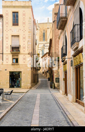 Old cobbled street in the medieval town centre of Montblanc, Tarragona, Catalonia, Spain Stock Photo