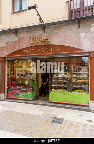 The famed bakery, Pastissería I Confitería Viñas in Montblanc, Tarragona, Catalonia, Spain Stock Photo