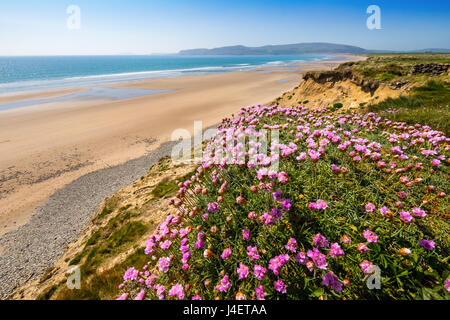 Hell's Mouth ( Porth Neigwl ) a popular surf beach on the tip of the Lleyn (Llyn) Peninsula in Gwynedd, North Wales Stock Photo