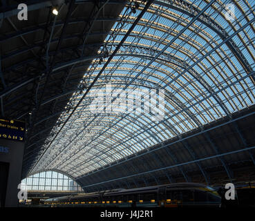St Pancras Station, London. The trainshed, designed by William Barlow for the Midland Railway in the 1860s.  Looking north towards gable end. Stock Photo