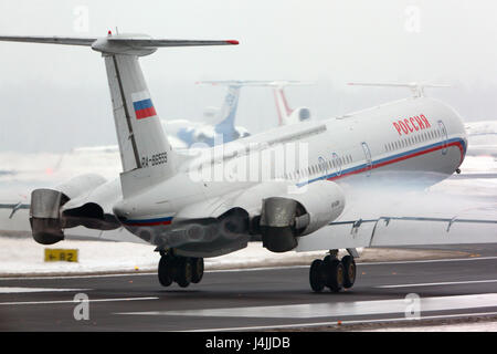 VNUKOVO, MOSCOW REGION, RUSSIA - FEBRUARY 11, 2013: Ilyushin IL-62M RA-86559 of Russian Air Force landing at Vnukovo international airport. Stock Photo