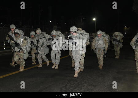 Soldiers of the 210th Field Artillery Brigade, 2nd Infantry Division ...