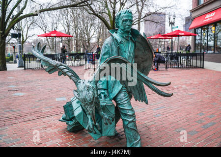 Famous Mystery Author Edgar Allan Poe in the Boston - copper statue - BOSTON , MASSACHUSETTS Stock Photo