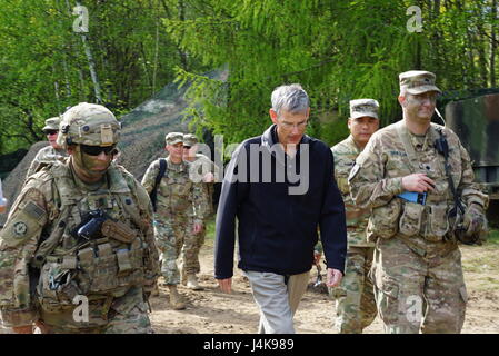 Acting Army Secretary, Honorable Robert M. Speer, visited Soldiers during Saber Junction 17 in the Joint Multinational Readiness Center's training area, Hohenfels, Germany May 6. (U.S. Army photo by Sgt. Karen S. Sampson) Stock Photo