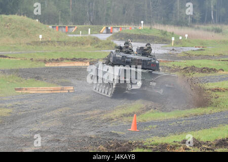 Driver Training Tank German soldiers maneuver their Leopard 2A6 tank through the Precision ...