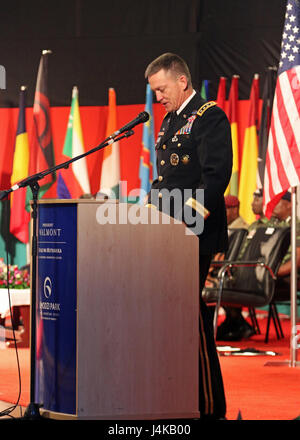 Gen. Daniel Allyn, U.S. Army vice chief of staff speaks during the African Land Forces Summit 2017 opening ceremony, in Lilongwe, Malawi, May 8, 2017. ALFS is an annual, weeklong seminar bringing together land force chiefs from across Africa for candid dialog to discuss and develop cooperative solutions to regional and transregional challenges and threats. (U.S. Army photo by Sgt. Paige Behringer) Stock Photo