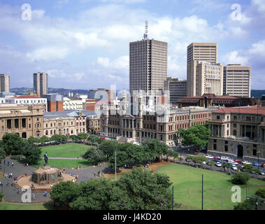 South Africa, Pretoria, Church Square, park Africa, province of Gauteng, capital, square, central law courts, court of law, statue, monument, Paul Kruger Denkmal, bronze statue, garden, summer Stock Photo