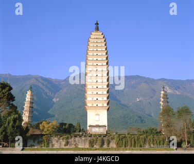 China, province of Yunnan, Dali, San Ta si Asia, Eastern Asia, Zhonghua Renmin Gongheguo, People's Republic, town, historically, place of interest, structures, architecture, building, pagodas, towers, three, three-pagoda temple, temple, 7. - 10. Cent. Stock Photo