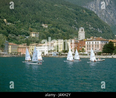 gardasee garda lago tu italy italien town alamy riva europe del