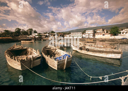 The Comoro Archipelago, island Grand Comore, Moroni, harbour view, fishing boats Africa, island state, Indian ocean, Njazidja, town, townscape, port, harbour, fishing harbour, angling, boats, wooden boots, traditionally, evening light, sky, clouds Stock Photo