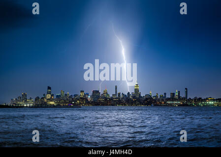 manhattan skyline New York skyline Lightning storm above the ...
