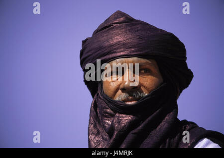 Libya Ghat Man of Tuareg tribe Portrait Stock Photo - Alamy