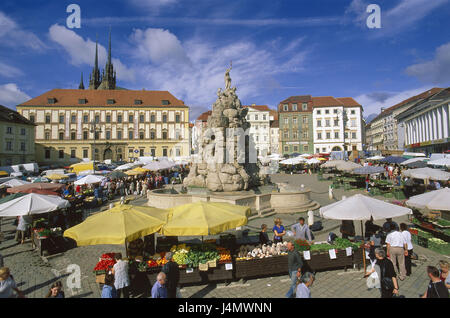 Czech Republic, Südmähren, Brno, flower market, Parnassus well, overview Europe, Czechia, Ceská Republika, Moravia, Moravia, area capital of Brünn, town, city, marketplace, Zelny trh, market stalls, houses, buildings, steeple points, Parnassus wells, place of interest Stock Photo