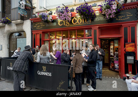 Ireland, Connacht, Galway county, Galway, pub, Stock Photo