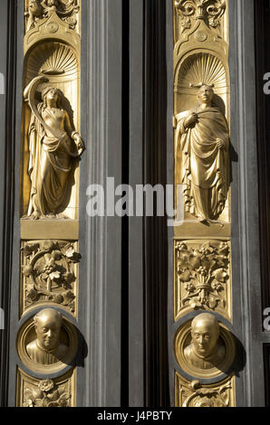 Italy, Tuscany, Florence, Duomo fourth, baptistry of San Giovanni, goal with scenes of the Bible by Ghiberti sculptured, detail, Stock Photo