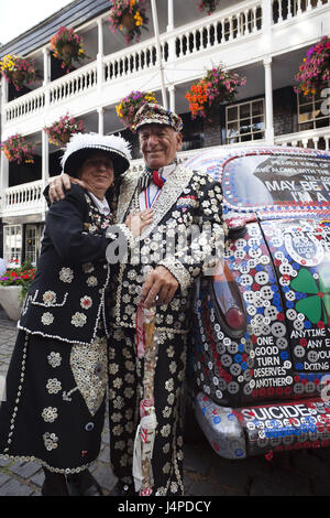 Great Britain, England, London, Pearly King and Queen, taxi, decorates, model released, Stock Photo