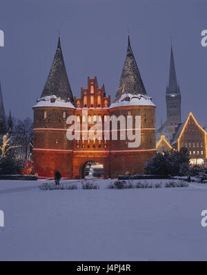 Germany, Schleswig - Holstein, Lübeck, Holstentor, winter, dusk, Hanseatic town, Old Town island, structure, building, Holstein gate, town gate, goal, goal construction, historically, city fortification, fortification, architecture, place of interest, UNESCO-world cultural heritage, season, snow, cold, Stock Photo