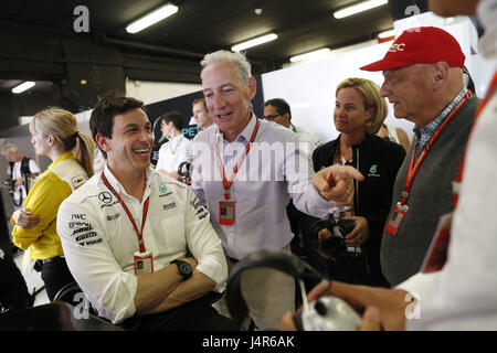 Barcelona, Spain. 13th May, 2017. Motorsports: FIA Formula One World Championship 2017, Grand Prix of Spain, Toto Wolff (AUT, Mercedes AMG Petronas Formula One Team), Greg Maffei (President and CEO of Liberty Media Corporation), Niki Lauda (AUT, Mercedes AMG Petronas Formula One Team), 13.05.2017. | usage worldwide Credit: dpa/Alamy Live News Stock Photo