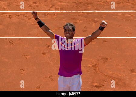 Madrid, Spain. 13th May, 2017. Rafael Nadal of Spain celebrates after the men's singles semifinal match against Novac Djokovic of Serbia at the Mutua Madrid Open in Madrid, Spain, May 13, 2017. Rafael Nadal 2-0. Credit: Eduardo Dieguez/Xinhua/Alamy Live News Stock Photo