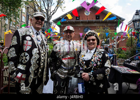 London, UK. 14 May 2017. Pearly Kings and Queens attend the 2017 Covent Garden May Fayre and Puppet Festival at St Paul's Church (the Actors' Church). Photo: Vibrant Pictures/Alamy Live News Stock Photo