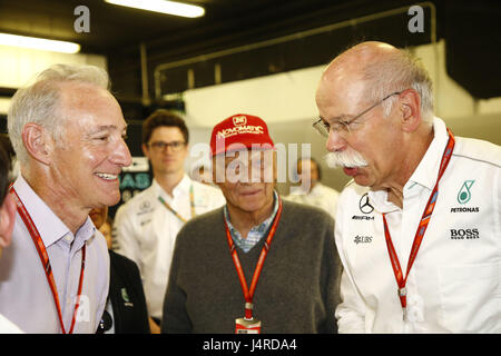 Barcelona, Spain. 13th May, 2017. Motorsports: FIA Formula One World Championship 2017, Grand Prix of Spain, Greg Maffei (President and CEO of Liberty Media Corporation), Niki Lauda (AUT, Mercedes AMG Petronas Formula One Team), Dr. Dieter Zetsche (Chairman of the Board of Management of Daimler AG, Head of Mercedes-Benz Cars), 13.05.2017. | usage worldwide Credit: dpa/Alamy Live News Stock Photo