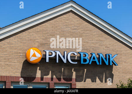 Fishers - Circa May 2017: PNC Bank Branch. PNC Financial Services offers Retail, Corporate and Mortgage Banking IX Stock Photo