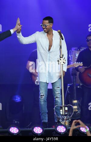 Romeo Santos seen performing on Jimmy Kimmel Live!  Featuring: Romeo Santos Where: Los Angeles, California, United States When: 13 Apr 2017 Credit: Michael Wright/WENN.com Stock Photo