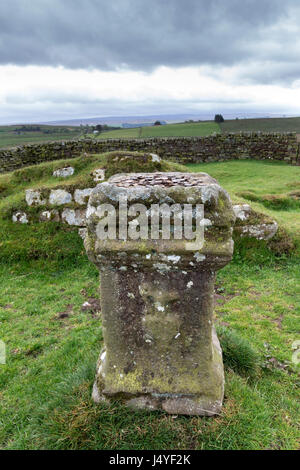 Altar Stone with Modern Day Votive Offerings, Aesica Roman Fort (Great Chesters) Hadrian's Wall, Haltwhistle, Northumberland, UK Stock Photo