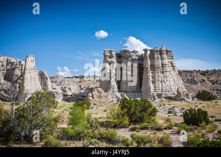 White limestone spears pierce the sky in New Mexico Stock Photo