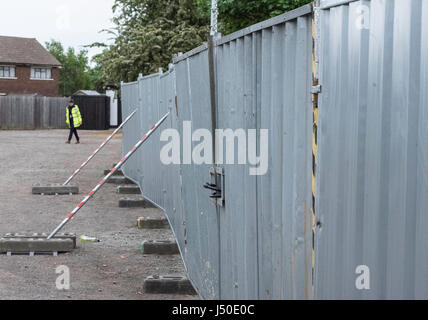 Thurrock, UK. 15th May, 2017. police tape and barridcade around the search area for the body of Danielle Jones, who was murdered sixteen years ago but the body has never been found Credit: Ian Davidson/Alamy Live News Stock Photo