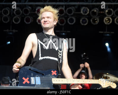 May 13, 2017: Lead singer Deryck Whibley of the band Sum 41 performs during the Northern Invasion Music Festival in Somerset, Wisconsin. Ricky Bassman/Cal Sport Media Stock Photo