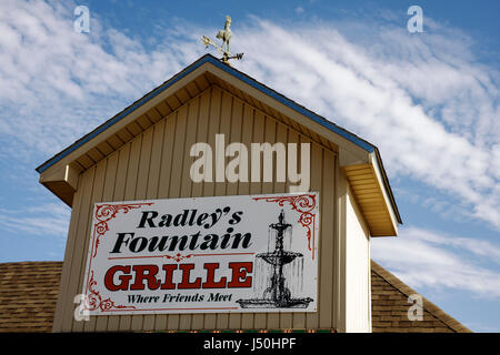 Monroeville Alabama,Radley's Fountain Grille,restaurant restaurants food dining cafe cafes,sign,turret,weather vane,dining,home cooking,AL080515038 Stock Photo