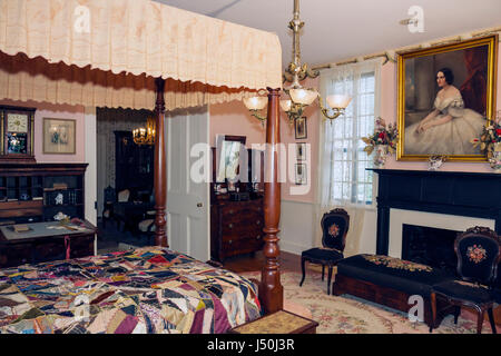 Alabama,Montgomery County,Montgomery,First White House of the Confederacy,Jefferson Davis,Civil War,bedroom,canopy,painting,interior inside,antique,fu Stock Photo