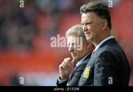 JOS VAN DIJK LOUIS VAN GAAL MANCHESTER UNITED FC MANCHESTER UNITED FC MANAGER OLD TRAFFORD MANCHESTER ENGLAND 05 October 2014 Stock Photo