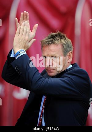 STUART PEARCE NOTTINGHAM FOREST FC MANAGER NOTTINGHAM FOREST FC MANAGER THE CITY GROUND NOTTINGHAM ENGLAND 09 August 2014 Stock Photo