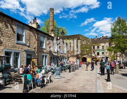 Hebden Bridge, Yorkshire. The Shoulder of Mutton pub on Bridge Gate, Hebden Bridge, West Yorkshire, England, UK. Stock Photo