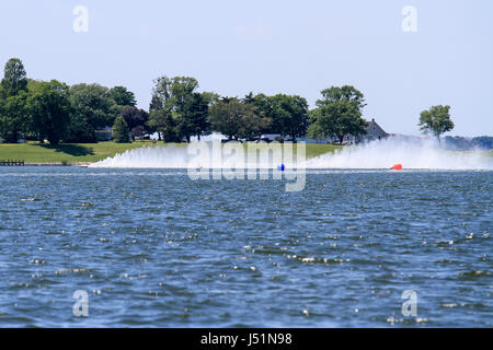 Cambridge power boat regatta  - The Cambridge Classic - The first competition in 2017 of the Hydroplane Racing League. Stock Photo