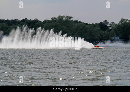 Cambridge power boat regatta  - The Cambridge Classic - The first competition in 2017 of the Hydroplane Racing League. Stock Photo