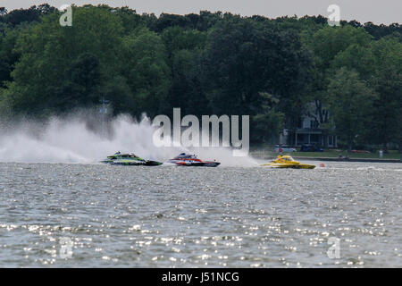 Cambridge power boat regatta  - The Cambridge Classic - The first competition in 2017 of the Hydroplane Racing League. Stock Photo