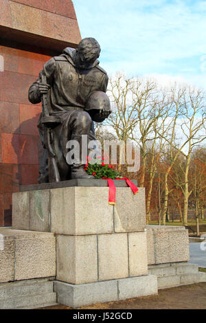 Soviet War Memorial built in 1945 in Treptower park, Berlin, Germany Stock Photo