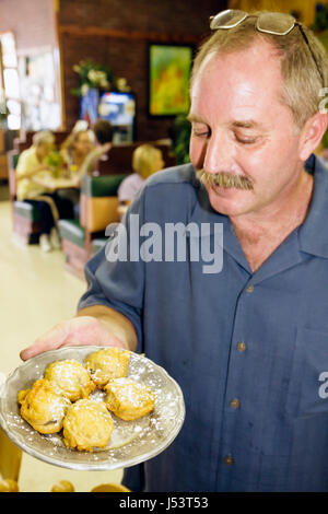 Arkansas Randolph County,Pocahontas,Old historic Courthouse Square,Green Tomato Cafe,restaurant restaurants food dining cafe cafes,batter fried Oreo c Stock Photo