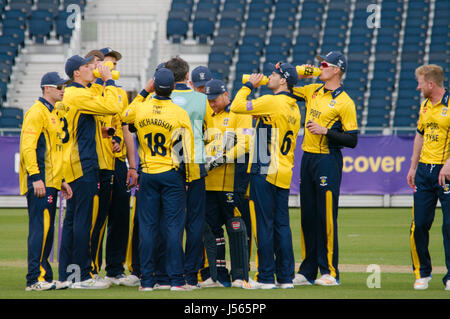 Chester le Street, England, 16 May 2017.  The Durham players enjoying a drink at the fall of a wicket during their Royal London One Day Match against Lancashire at Emirates Riverside. Credit: Colin Edwards/Alamy Live News. Stock Photo