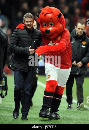 OLE GUNNAR SOLSKJAER MASCOT CARDIFF CITY FC CARDIFF CITY FC MANAGER OLD TRAFFORD MANCHESTER ENGLAND 28 January 2014 Stock Photo